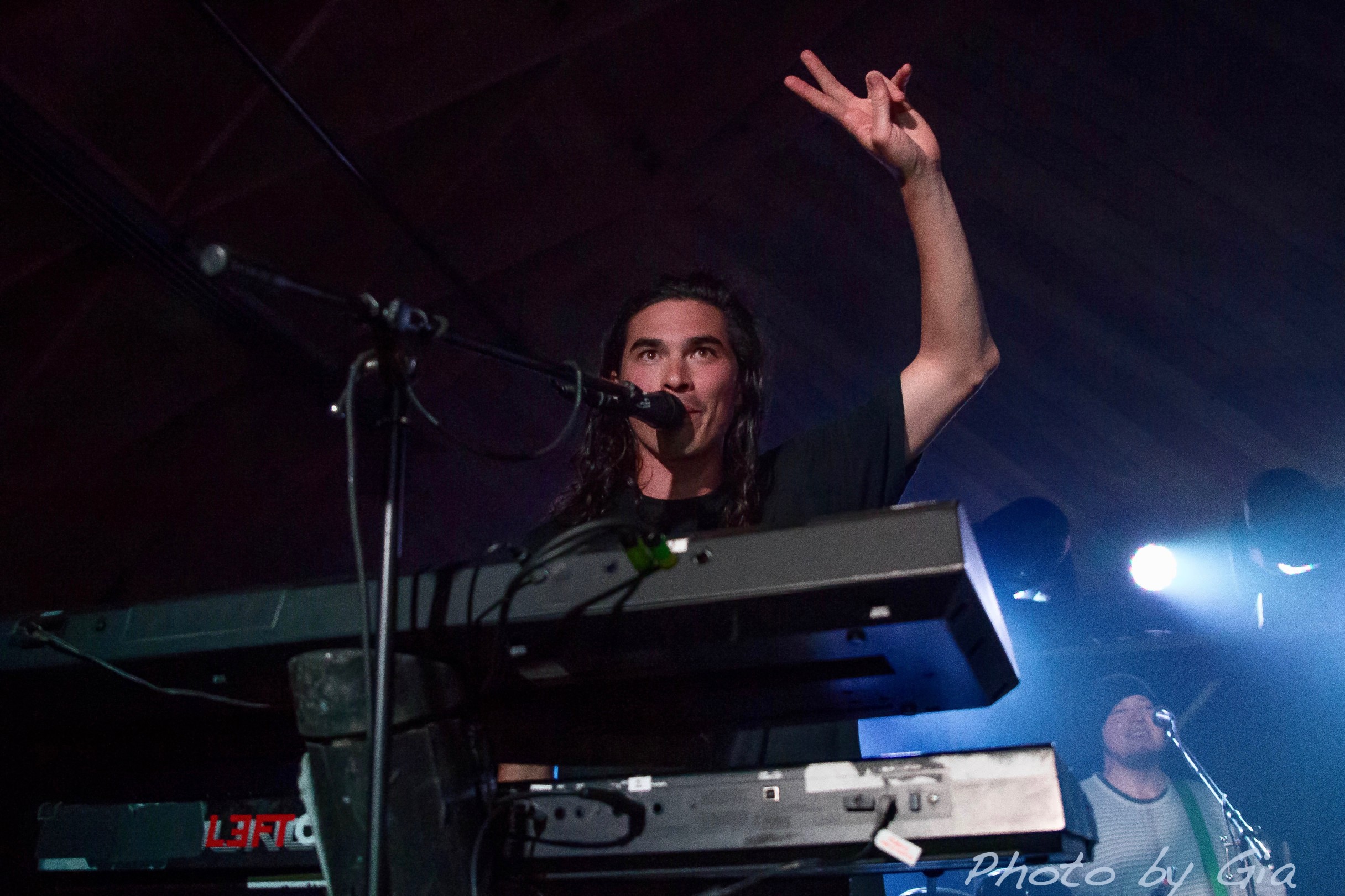 Kbong Always Smiling And Having Fun During The Set.