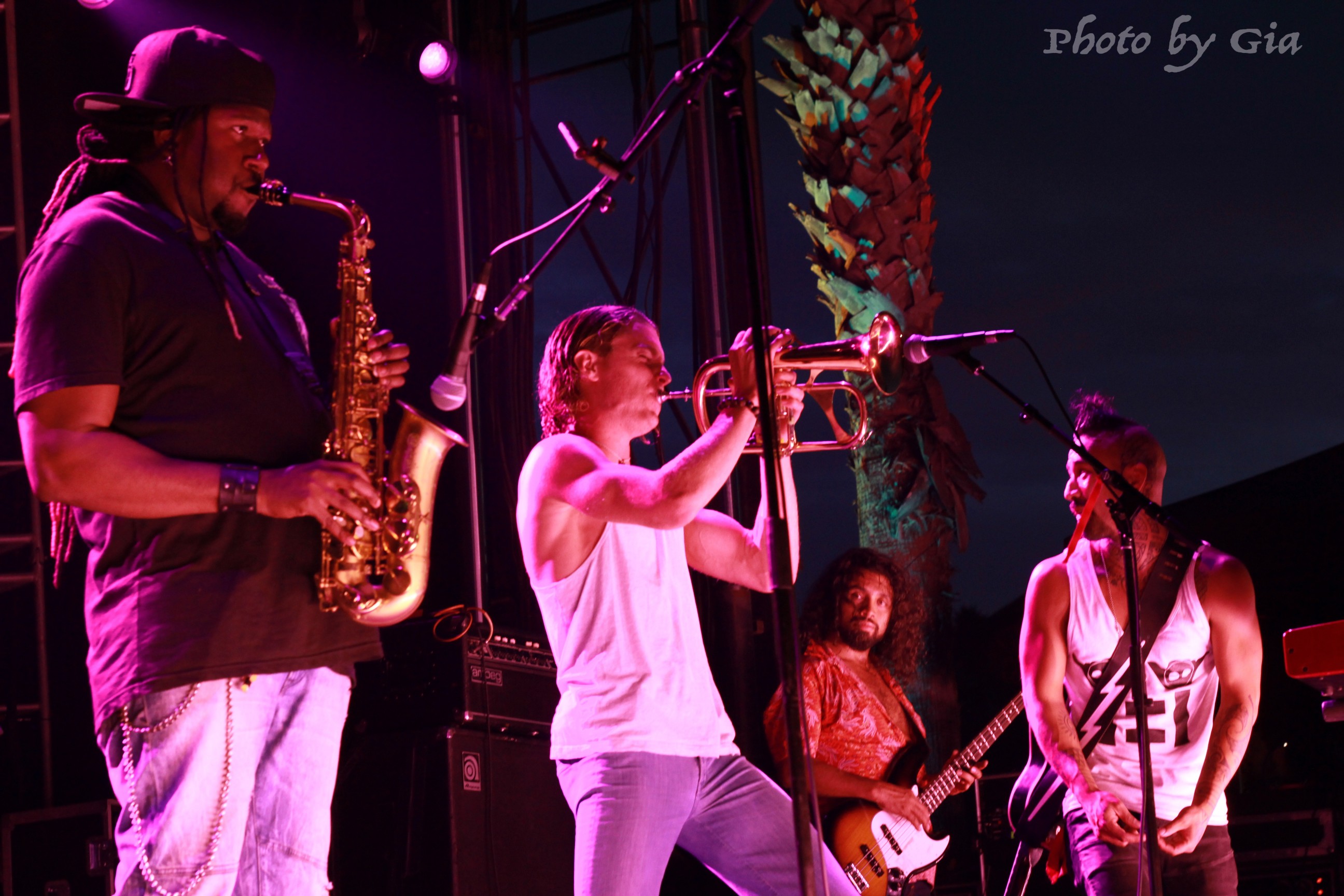 Rebelution's Saxophone Player, Khris Royal Joins Nahko And Medicine For The People For A Few Songs.